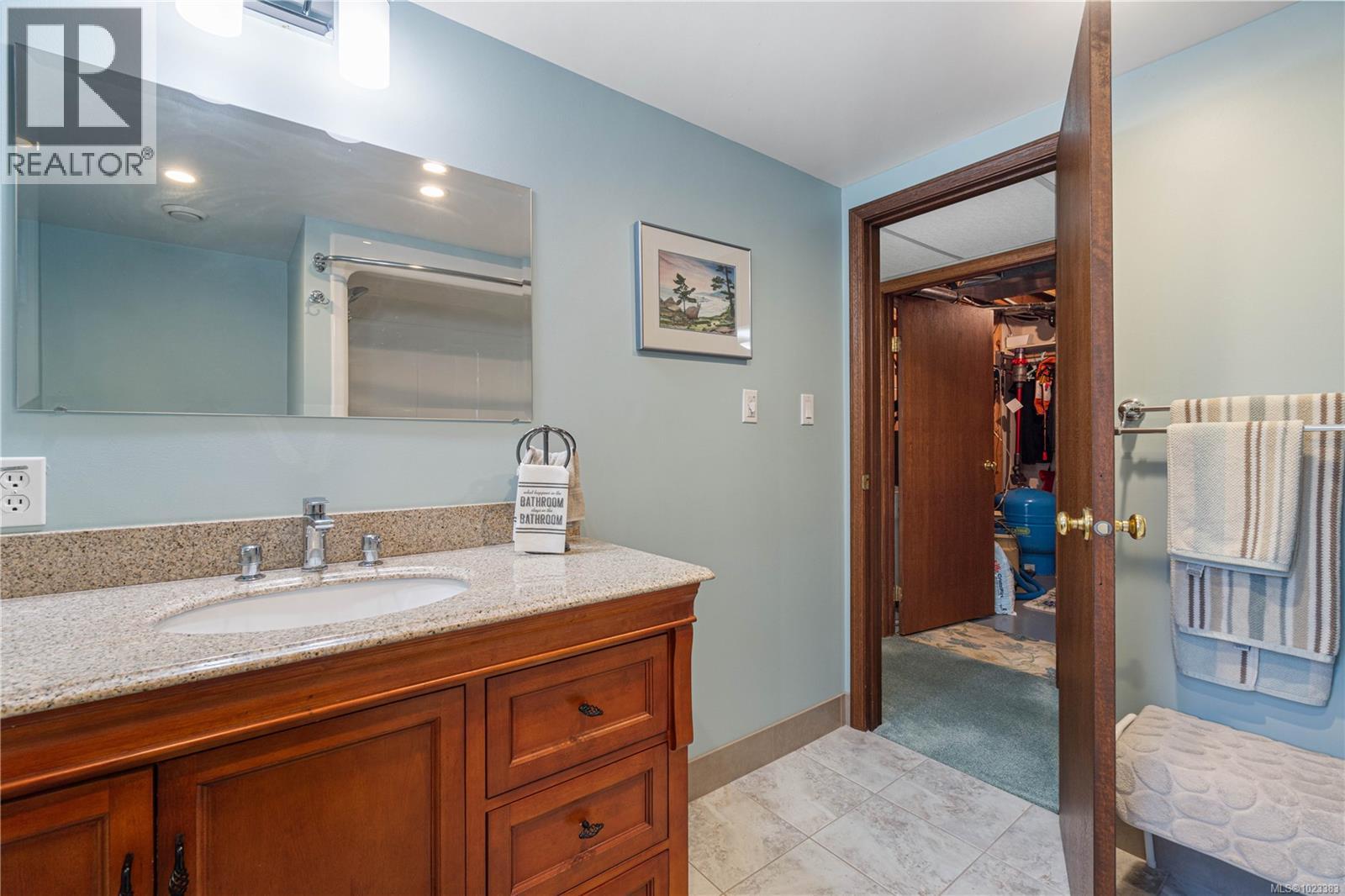 6540 Manhattan Way, Lantzville