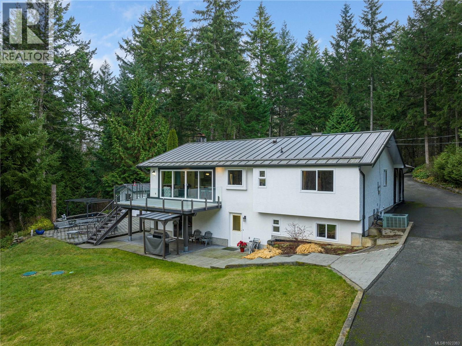 6540 Manhattan Way, Lantzville