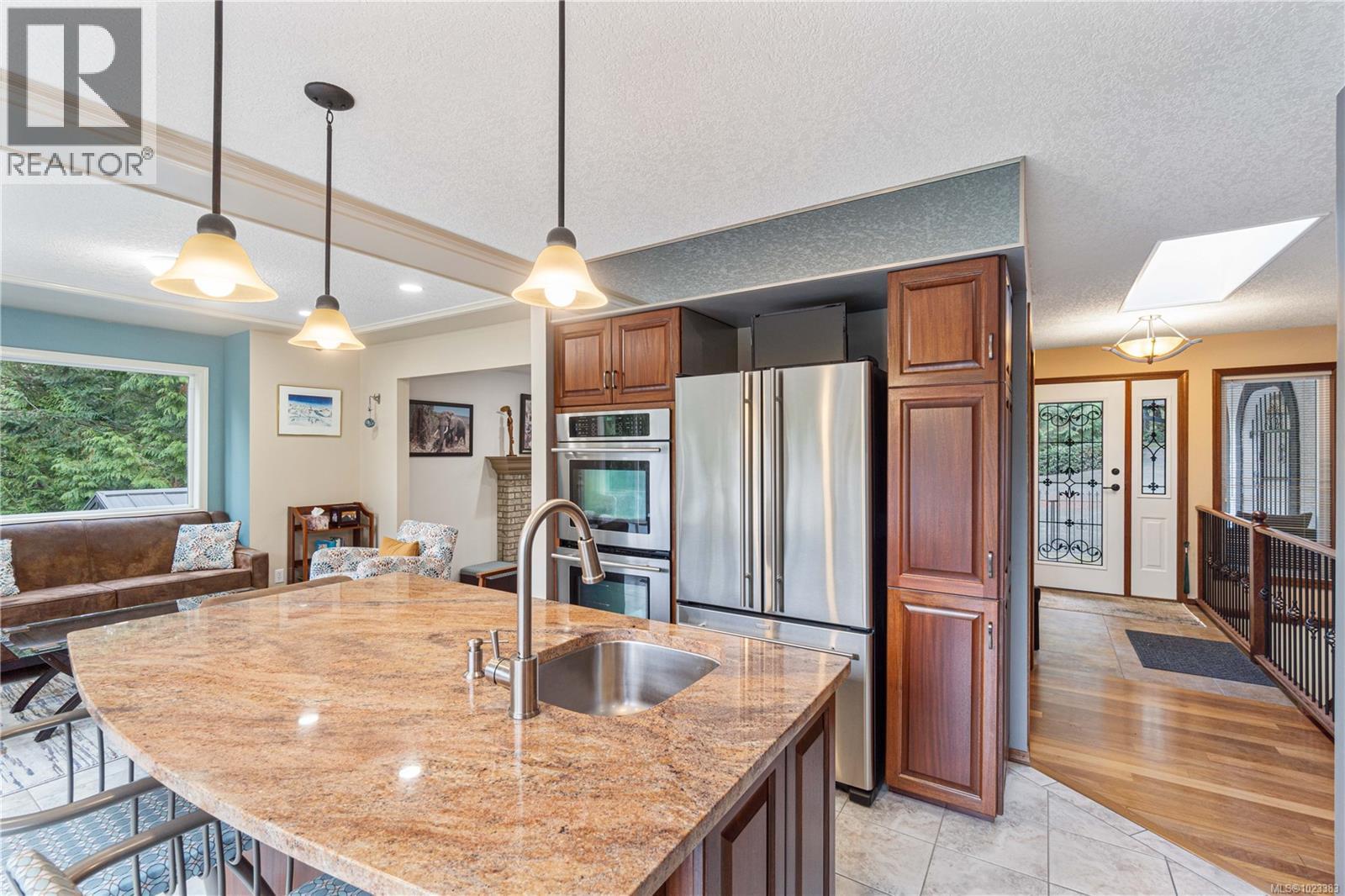 6540 Manhattan Way, Lantzville