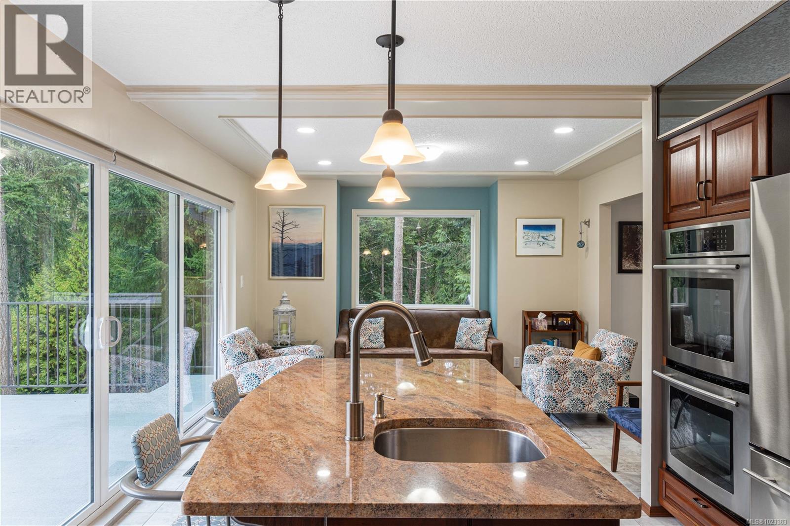 6540 Manhattan Way, Lantzville