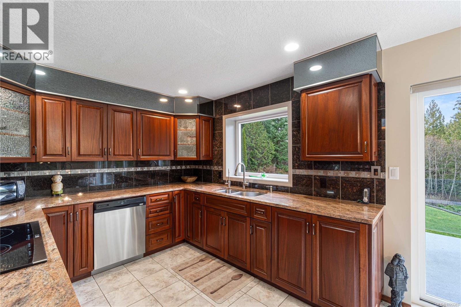 6540 Manhattan Way, Lantzville