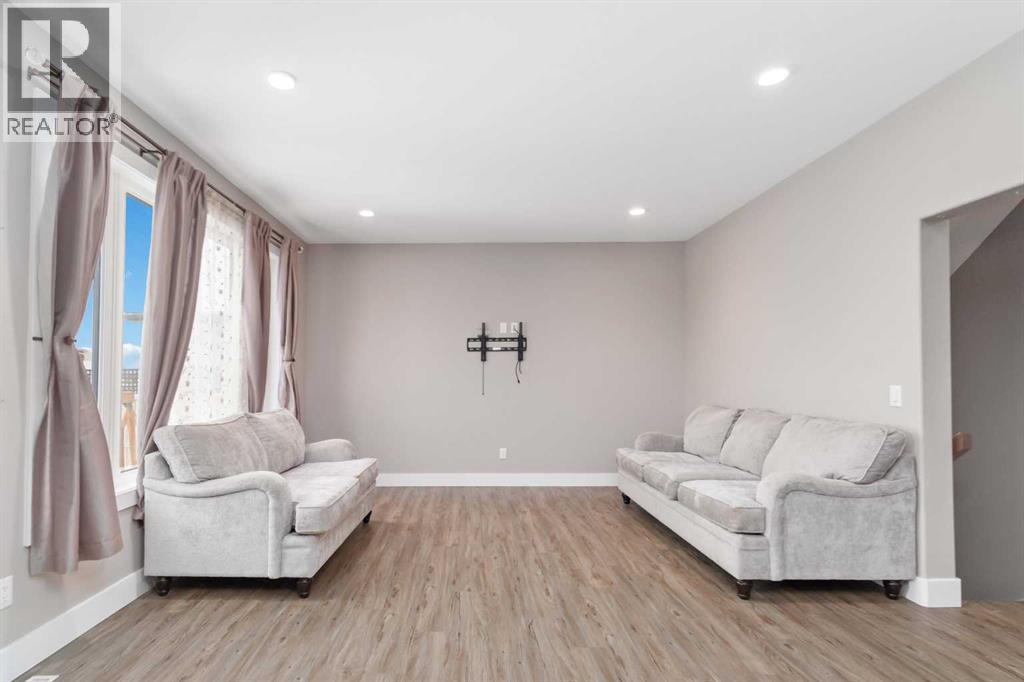 220 Beaverlodge Close, Fort McMurray