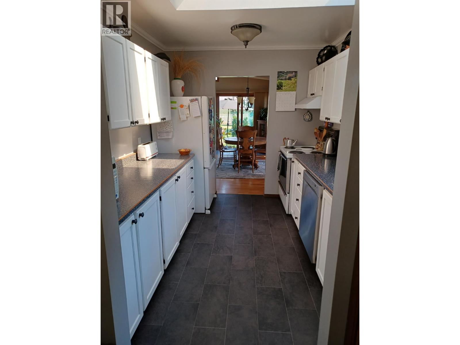 7775 GN Road, Grand Forks