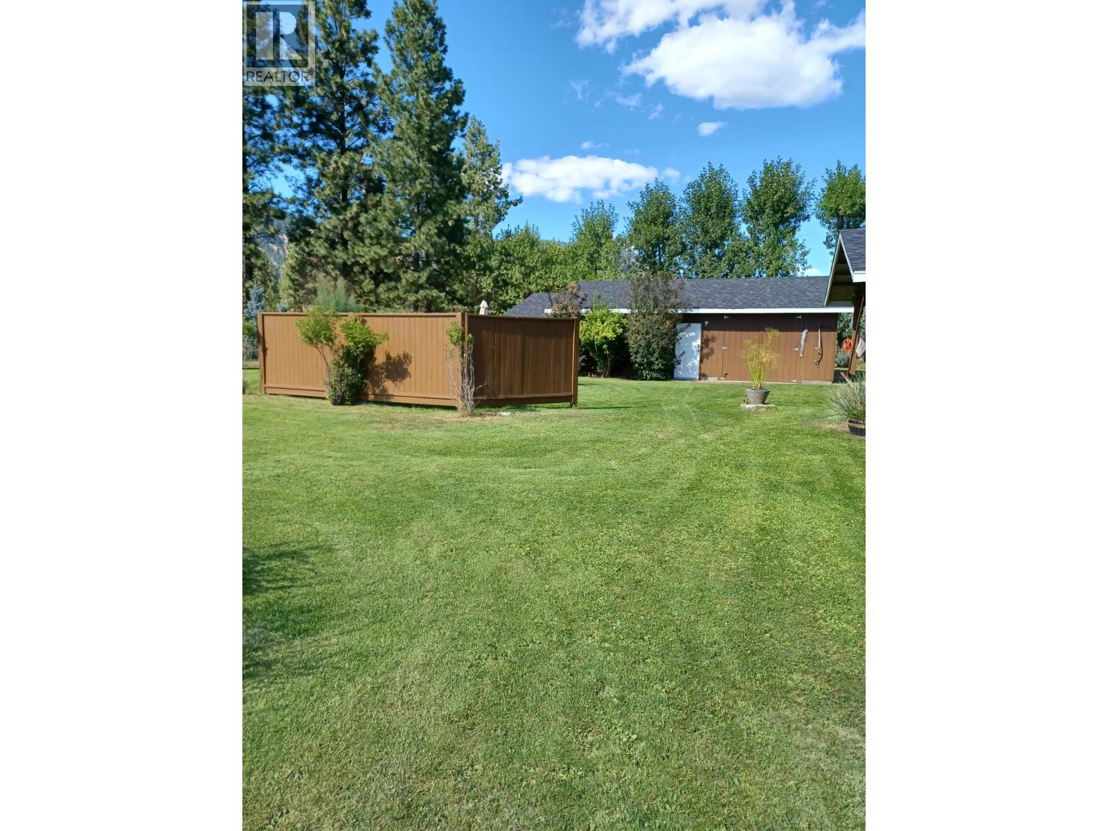 7775 GN Road, Grand Forks