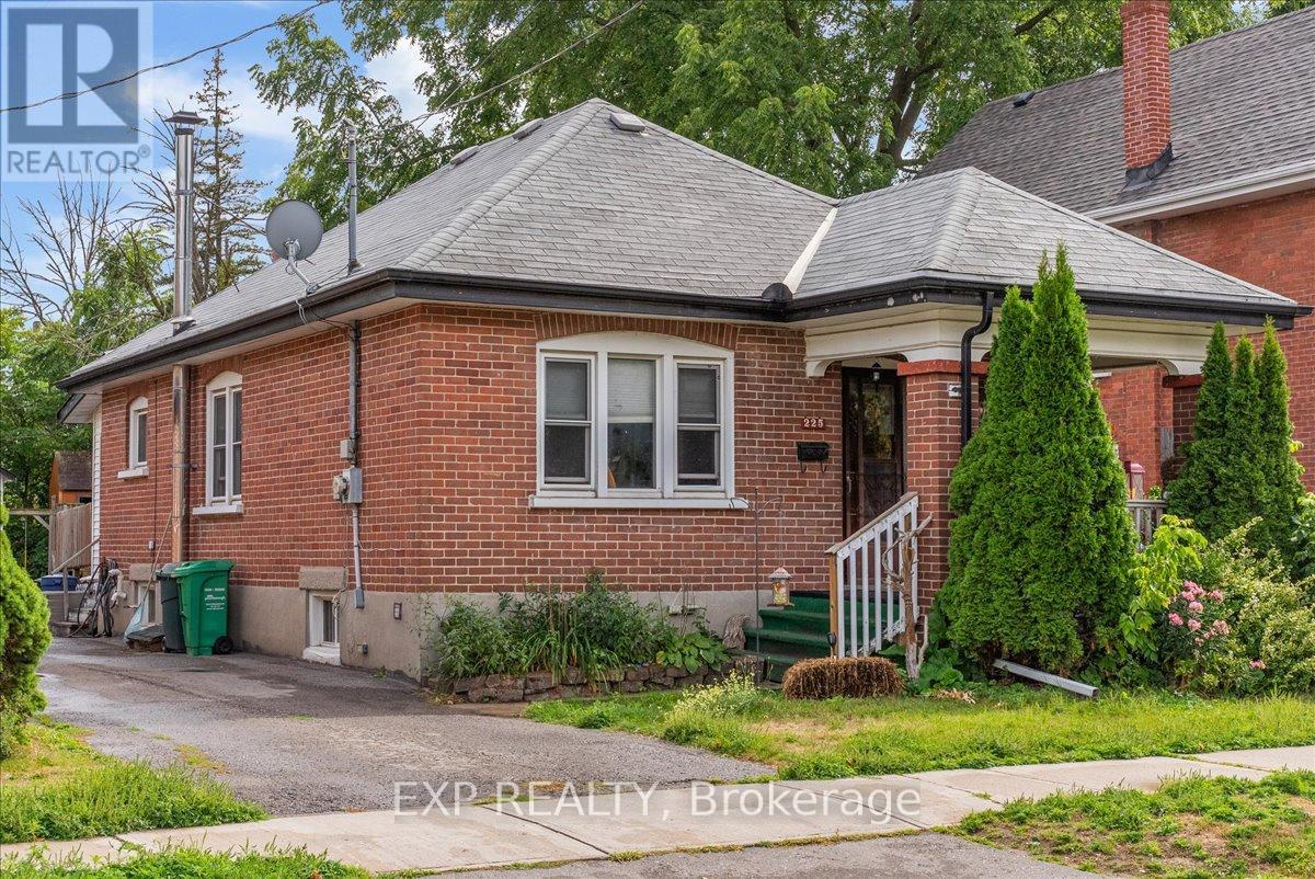 225 MCGILL STREET - 1