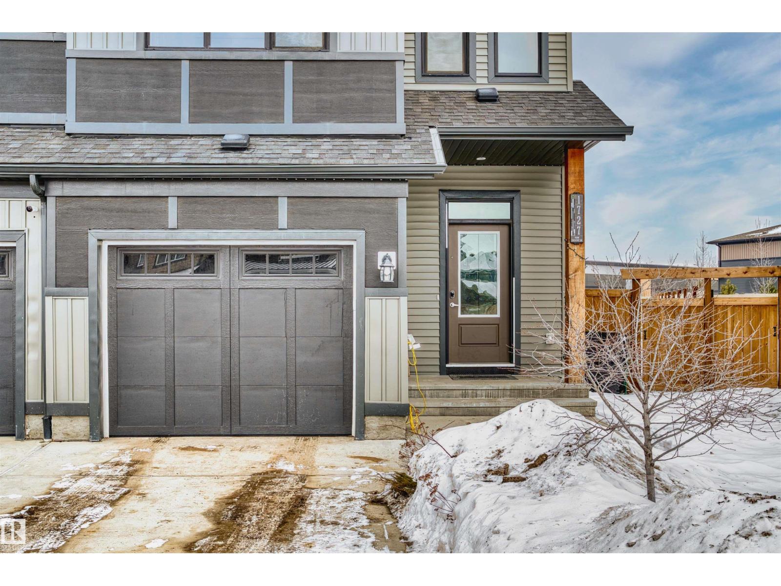 
          1727 PLUM CR SW
            <br/>
            <span>Edmonton</span>
            , 
            <span>AB</span>
             <span>T6X2Z8</span>
         - Photo 5