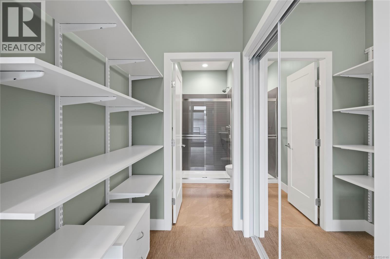 501 6540 Metral Dr, Nanaimo