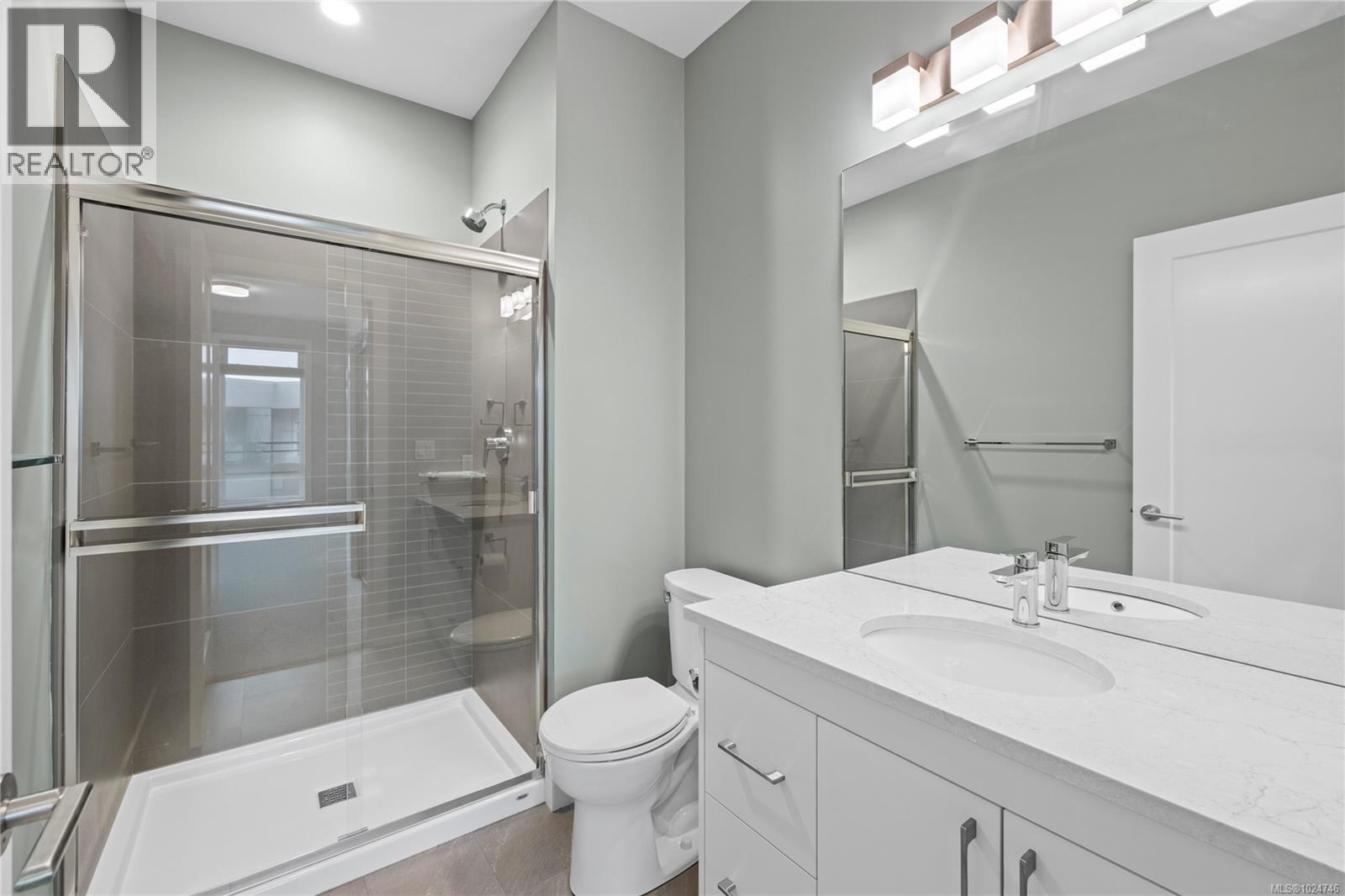 501 6540 Metral Dr, Nanaimo