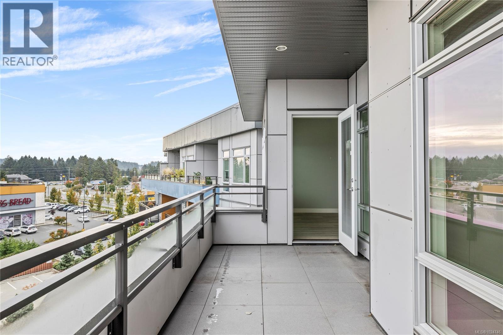 501 6540 Metral Dr, Nanaimo