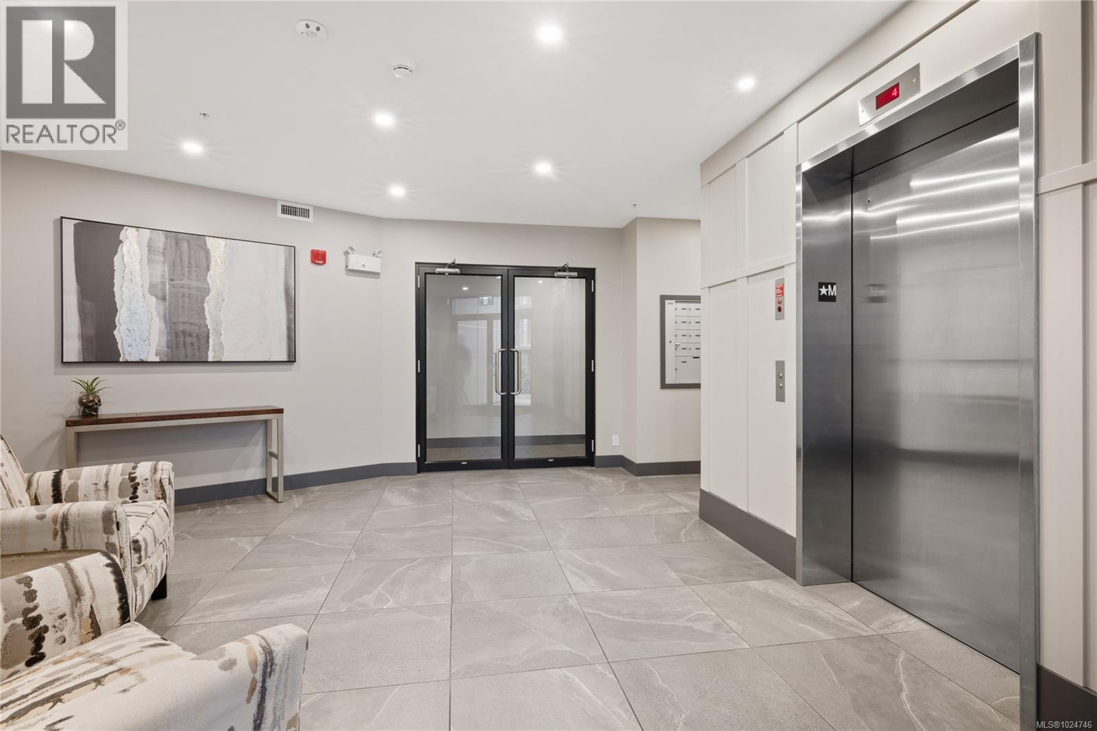 501 6540 Metral Dr, Nanaimo