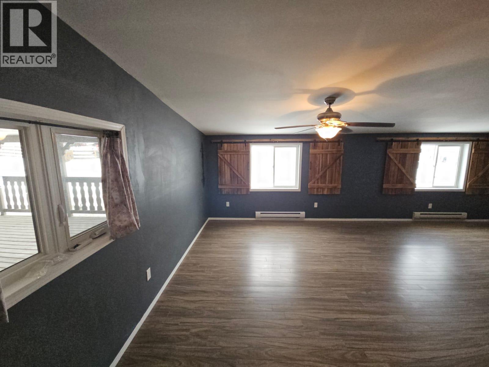 4504 42 AVENUE NE - 15