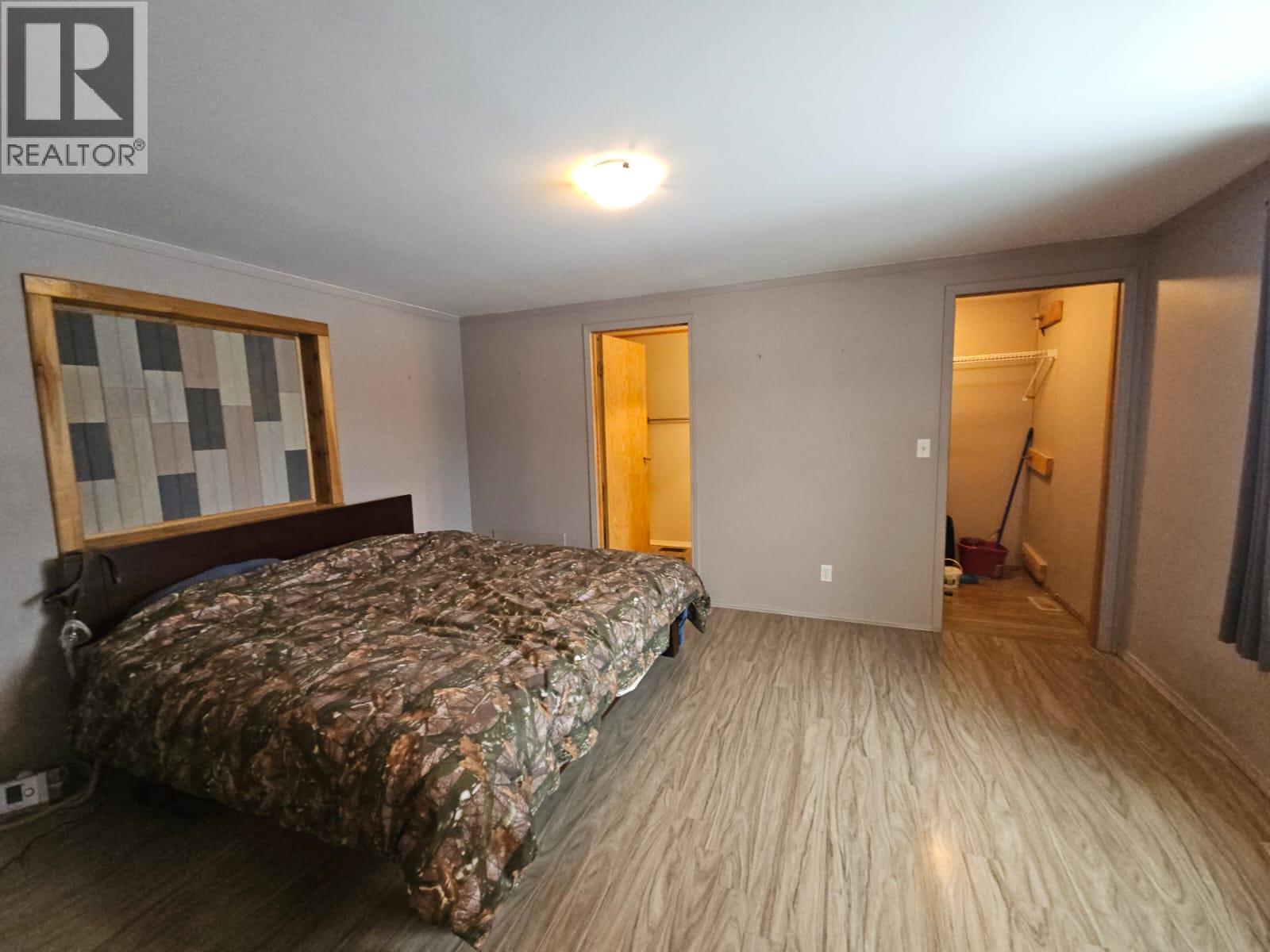 4504 42 AVENUE NE - 18