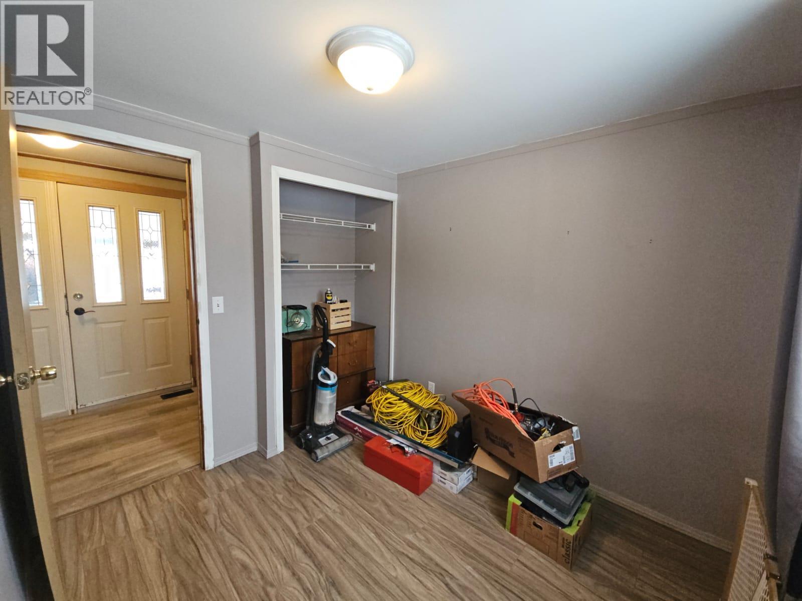 4504 42 AVENUE NE - 35