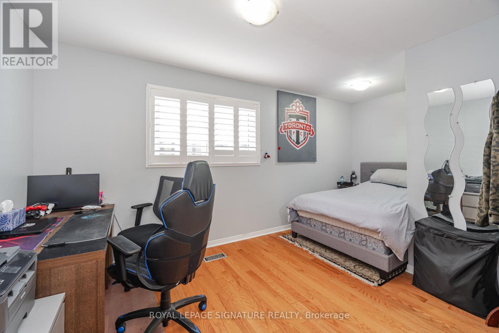 574 ANTIGUA CRESCENT - 31