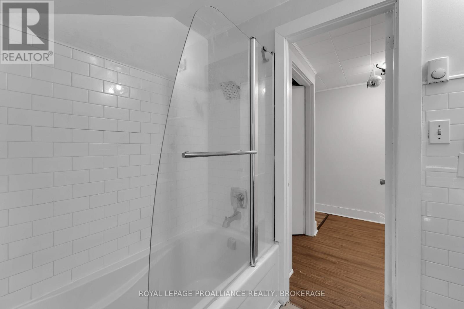 318 SYDENHAM STREET - 19