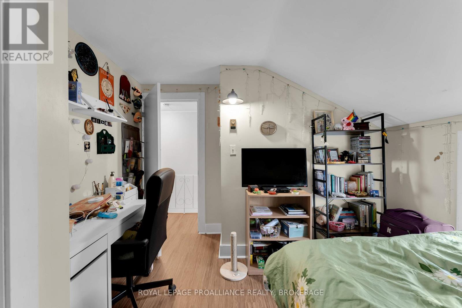 318 SYDENHAM STREET - 21