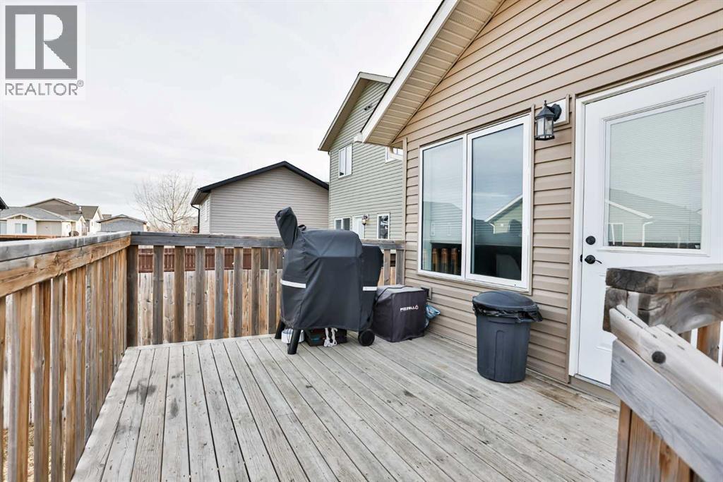 241 Sundance Drive - Photo 3 of 24, Coalhurst, Alberta