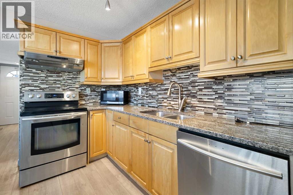 Single Family House for Sale in    Avenue SW Glenbrook Calgary 