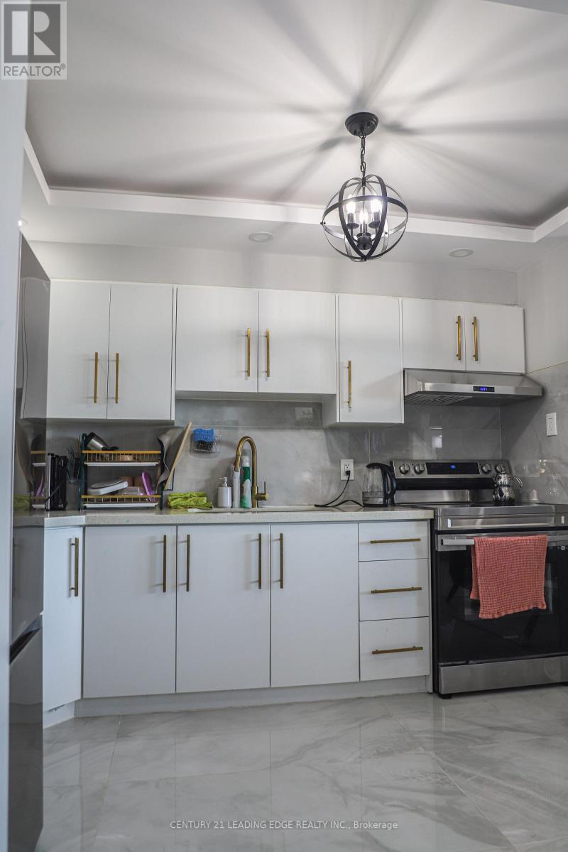 #1206 2550 PHARMACY AVENUE - 14