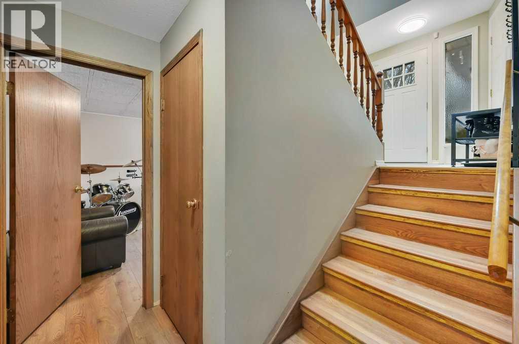 4 Blackstone Avenue, Lacombe