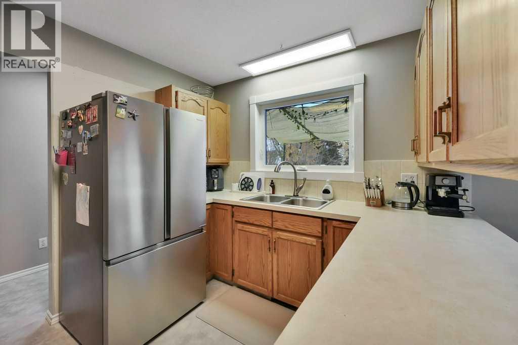 4 Blackstone Avenue, Lacombe