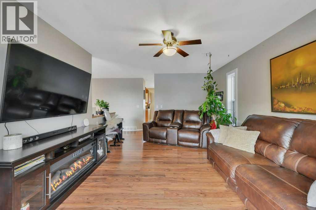 4 Blackstone Avenue, Lacombe