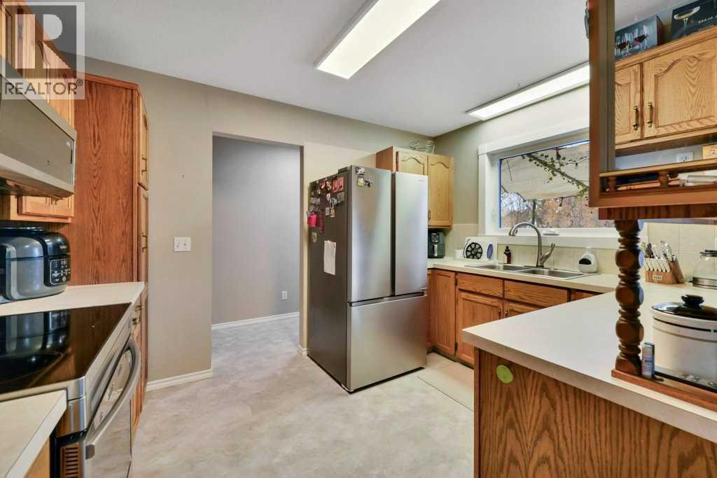 4 Blackstone Avenue, Lacombe