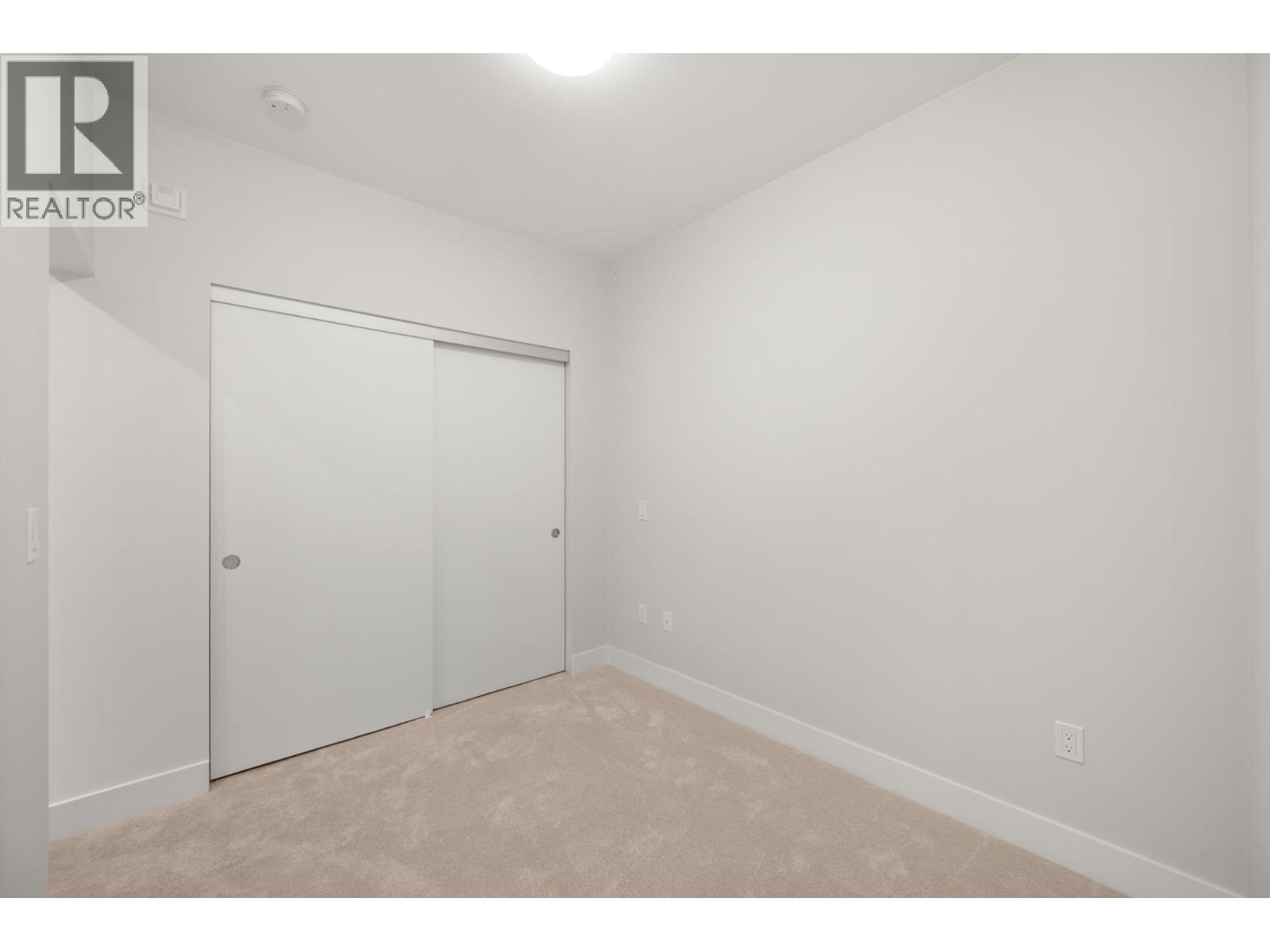 205 1942 STARLING DRIVE, Delta