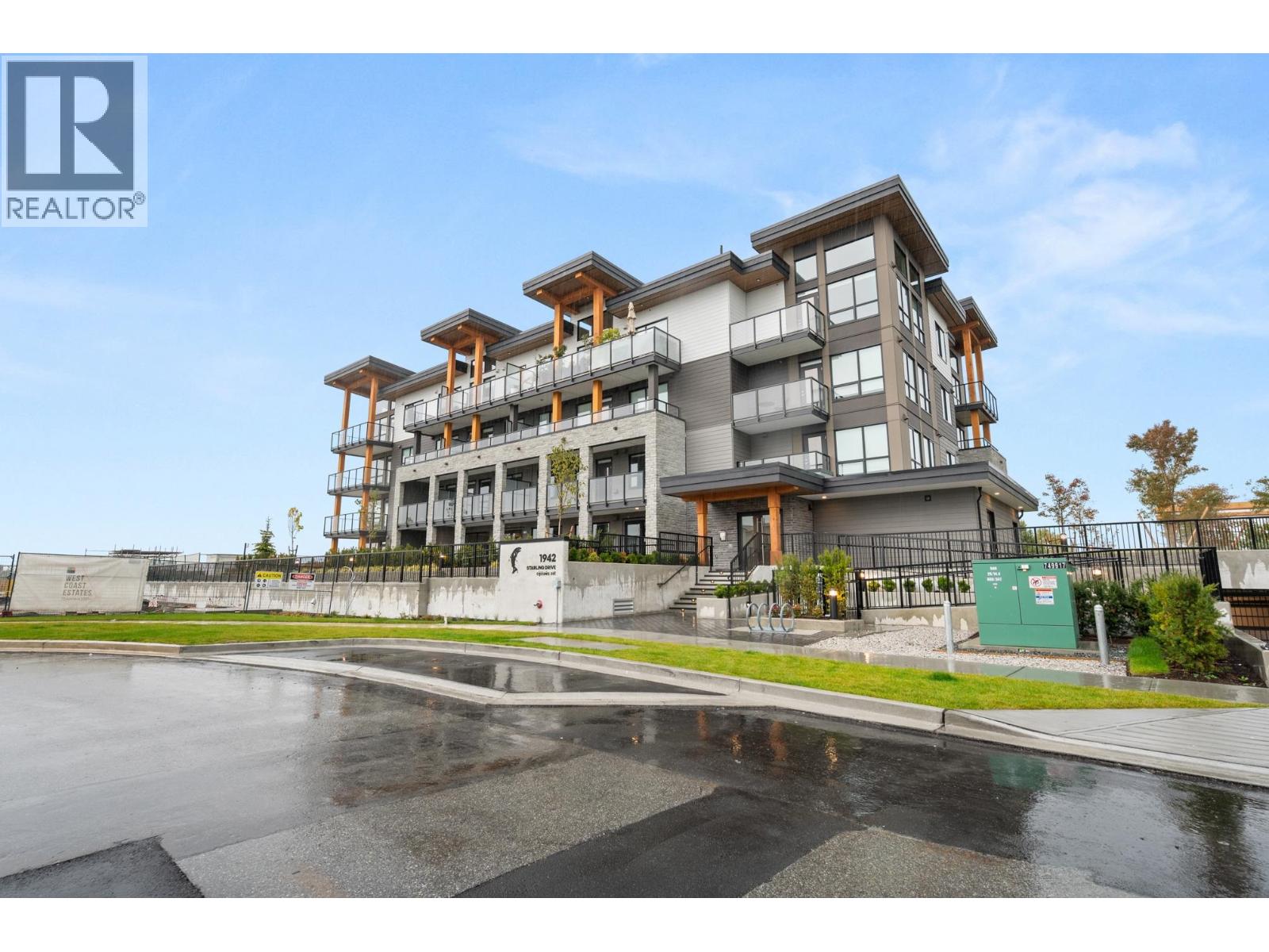 205 1942 STARLING DRIVE, Delta