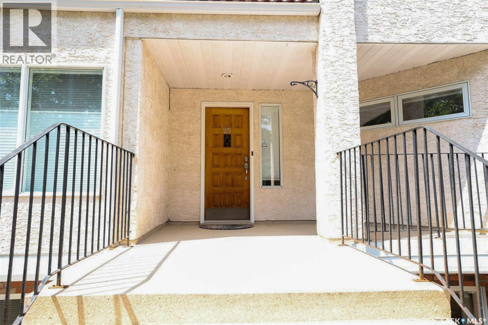 25 2338 Assiniboine AVENUE E - Photo 3 of 41, Regina, Saskatchewan