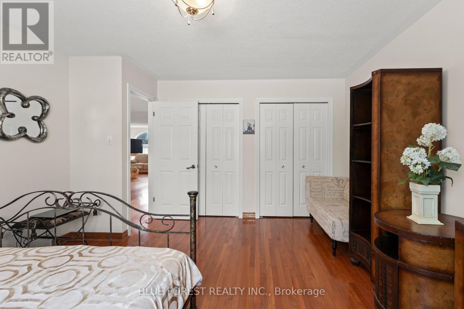 632 THORNWOOD DRIVE - 21