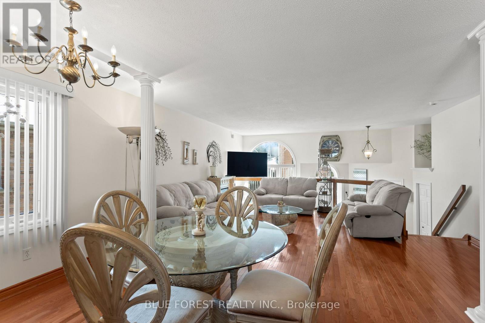 632 THORNWOOD DRIVE - 9