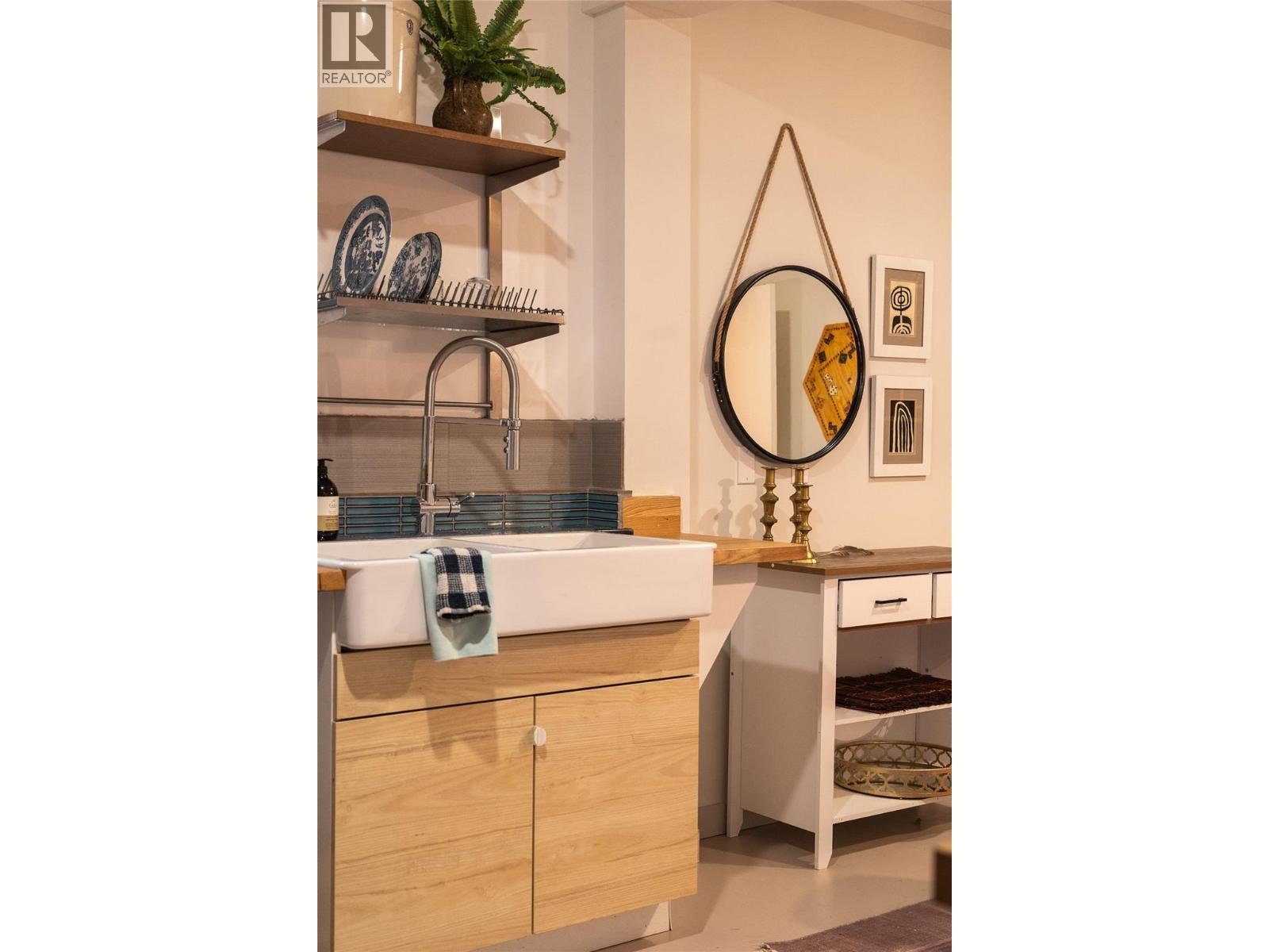 610 WASSON Street, Nelson