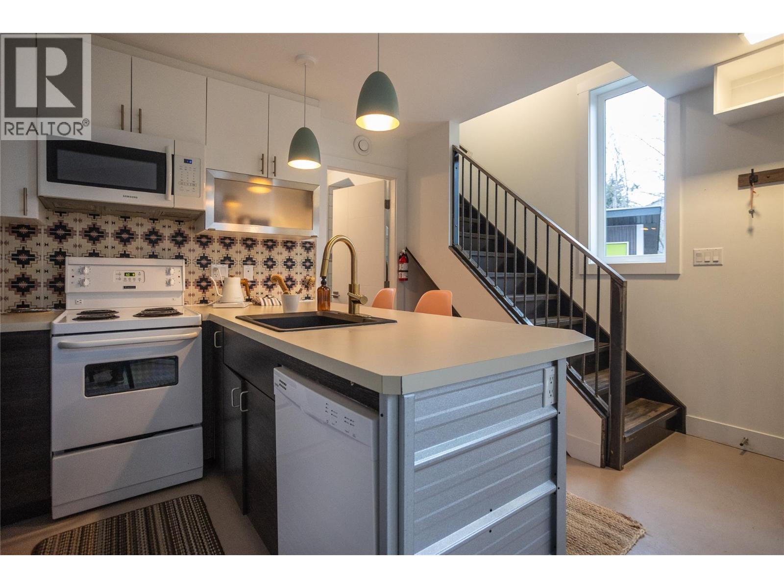 610 WASSON Street, Nelson