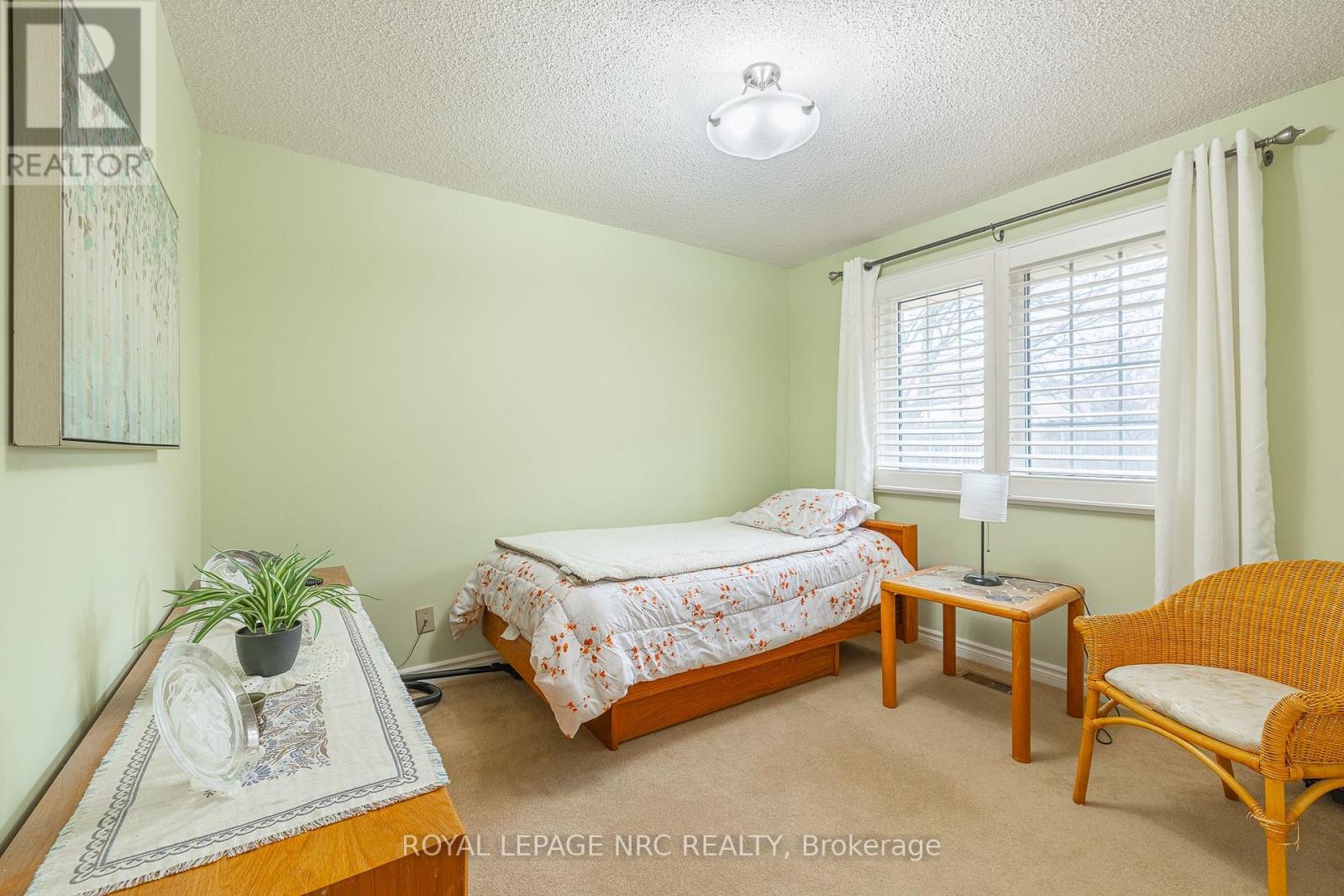 #3 2720 MEWBURN ROAD - 20