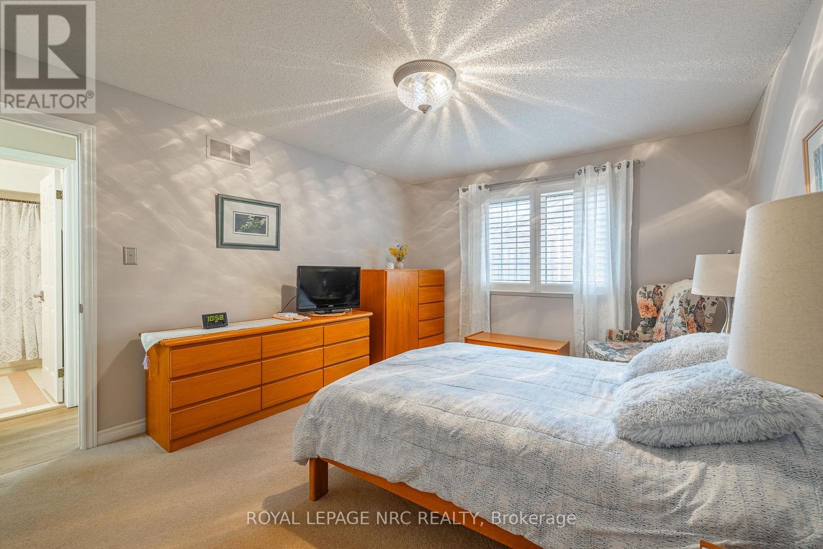 #3 2720 MEWBURN ROAD - 24