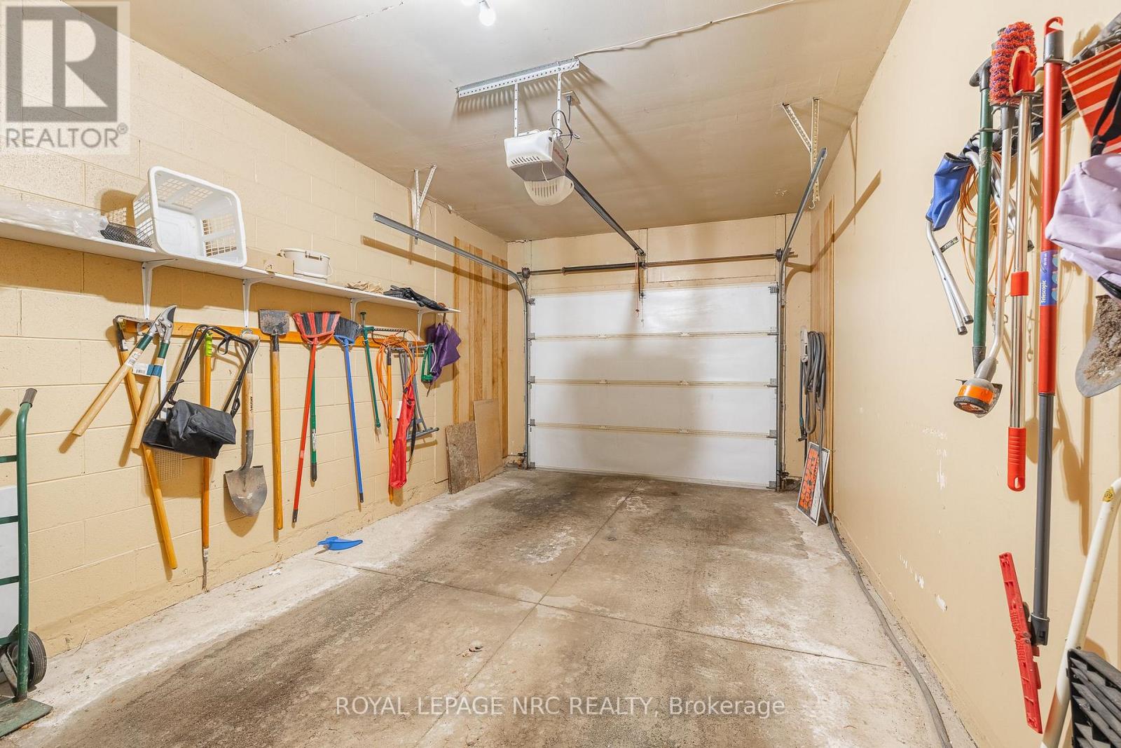 #3 2720 MEWBURN ROAD - 32