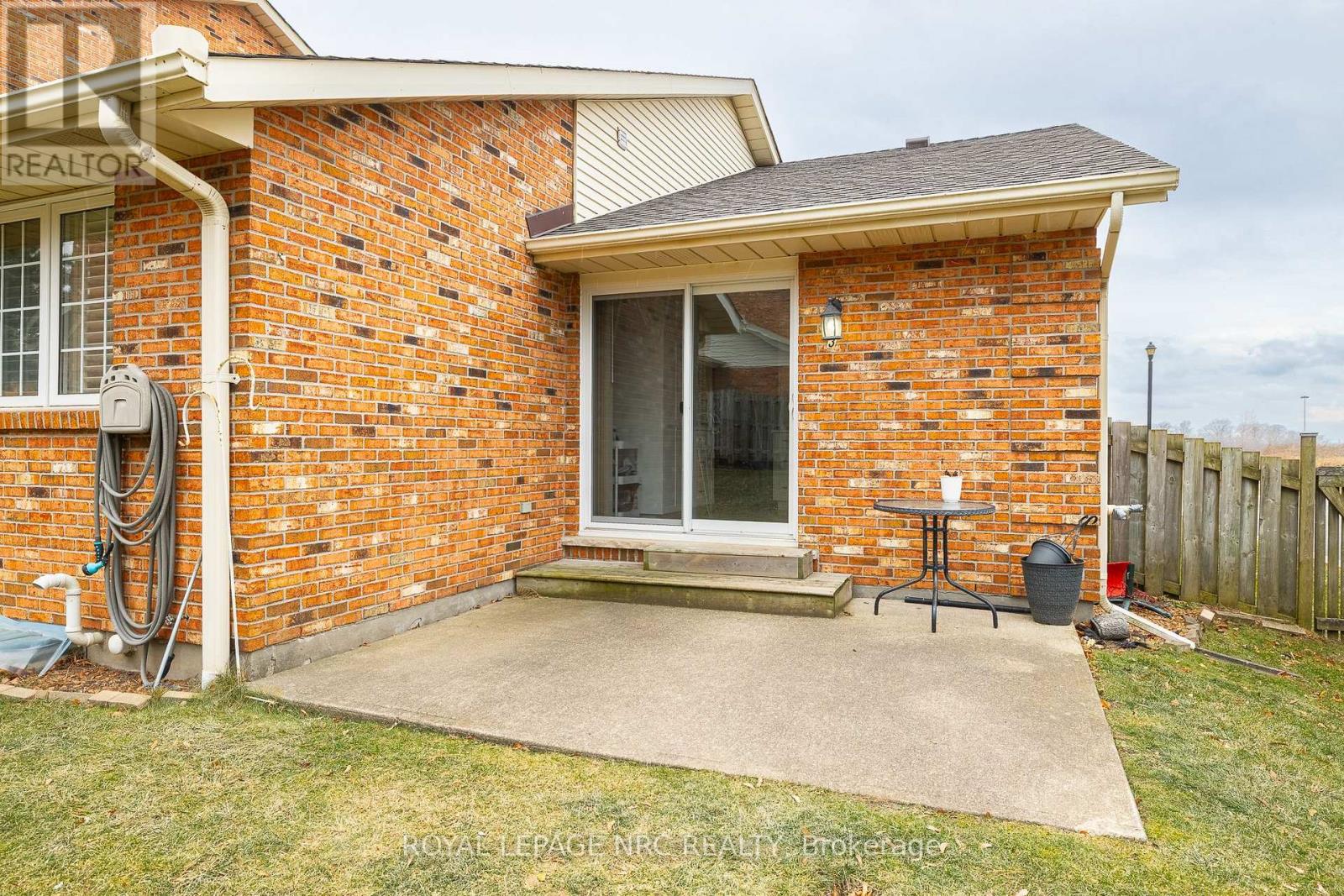 #3 2720 MEWBURN ROAD - 33