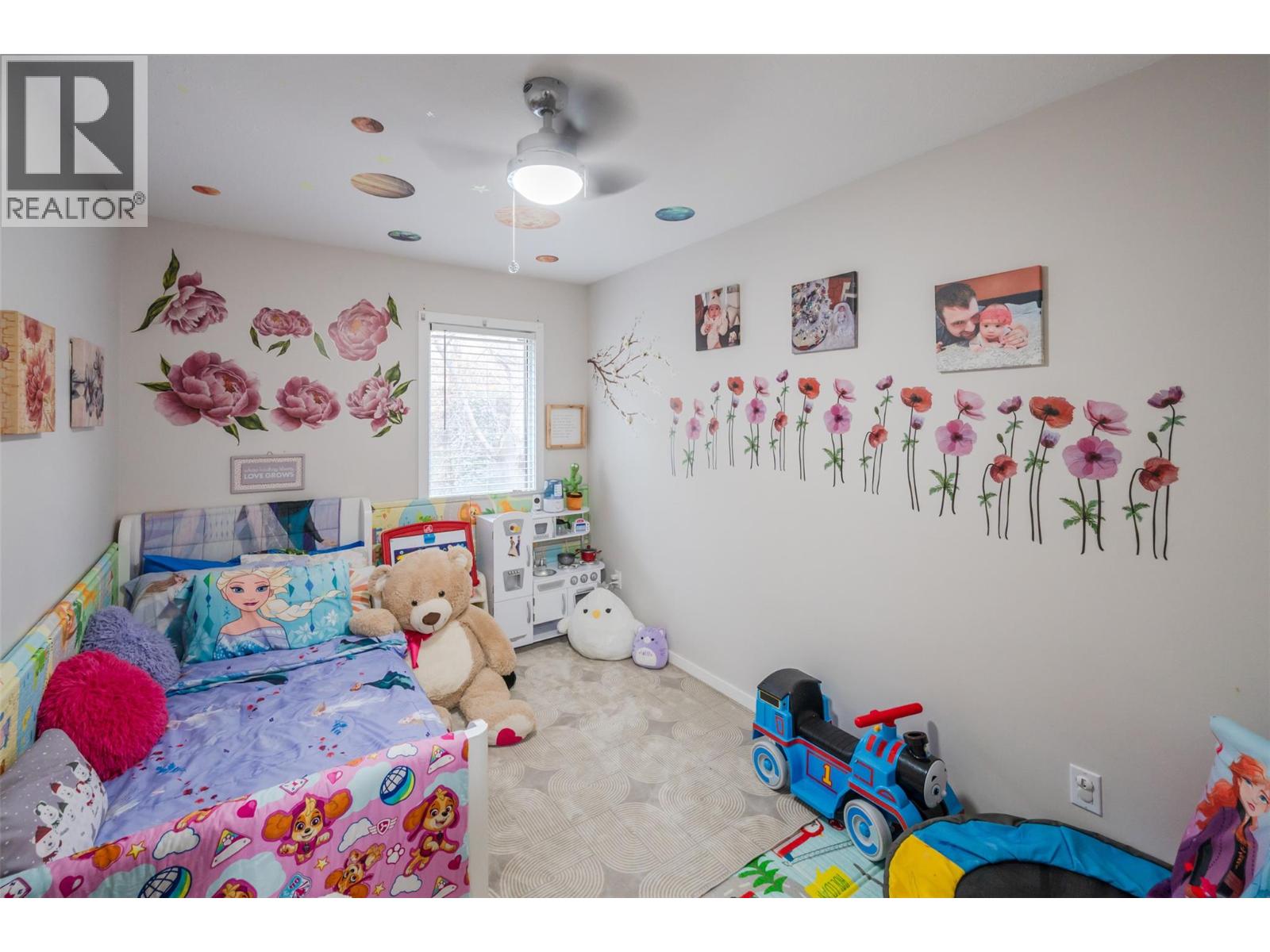 #27 80 Green Avenue E - 25