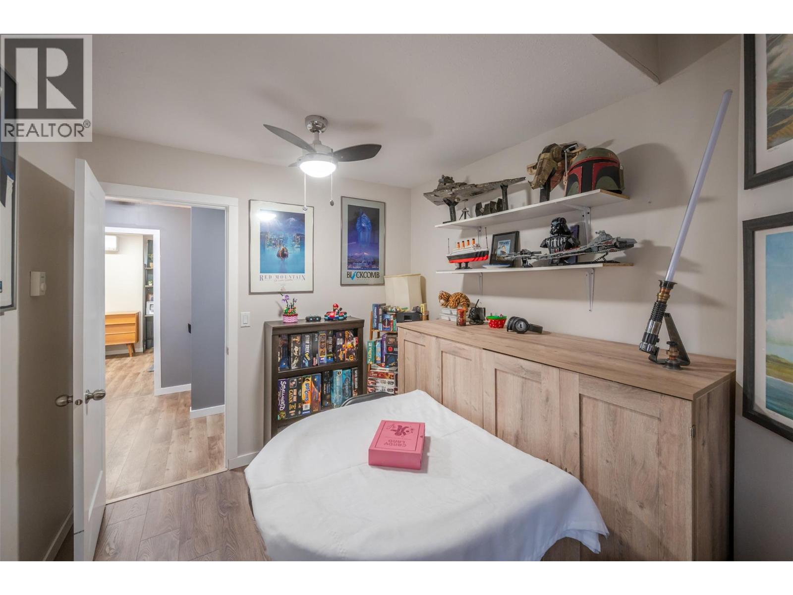 #27 80 Green Avenue E - 28