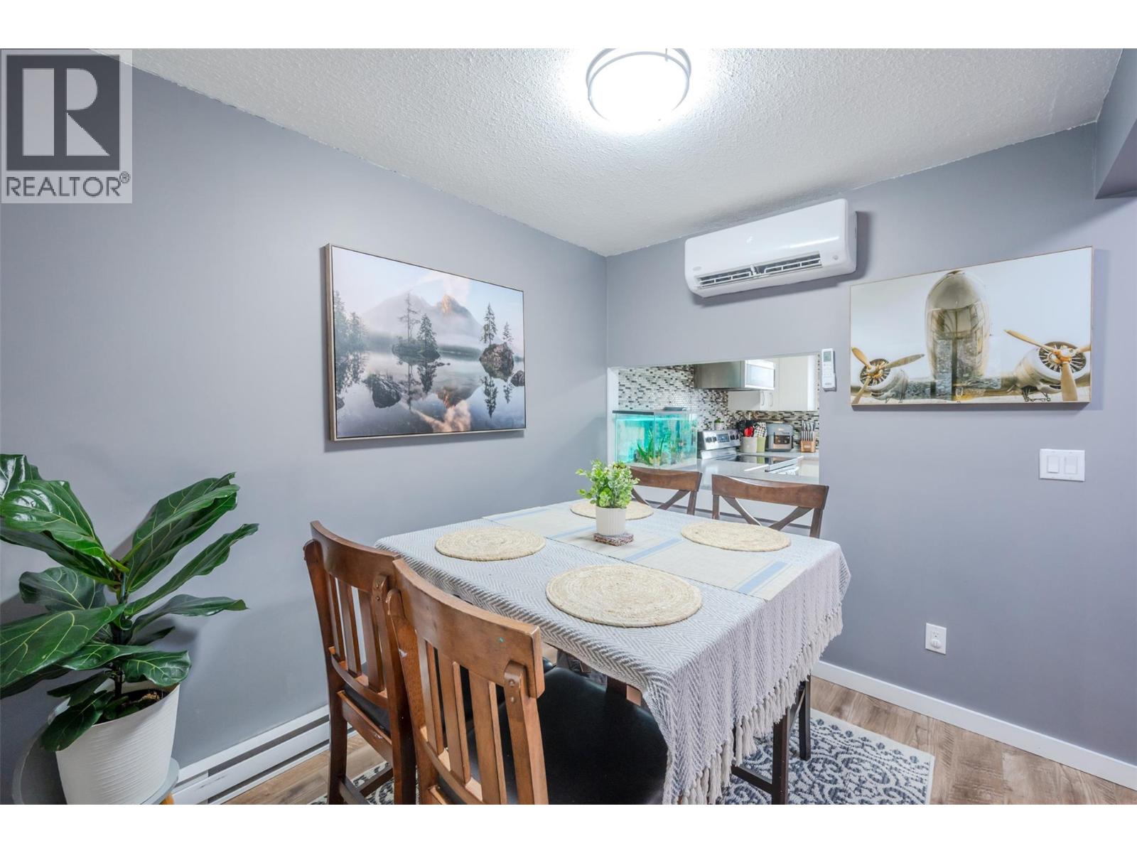 #27 80 Green Avenue E - 16