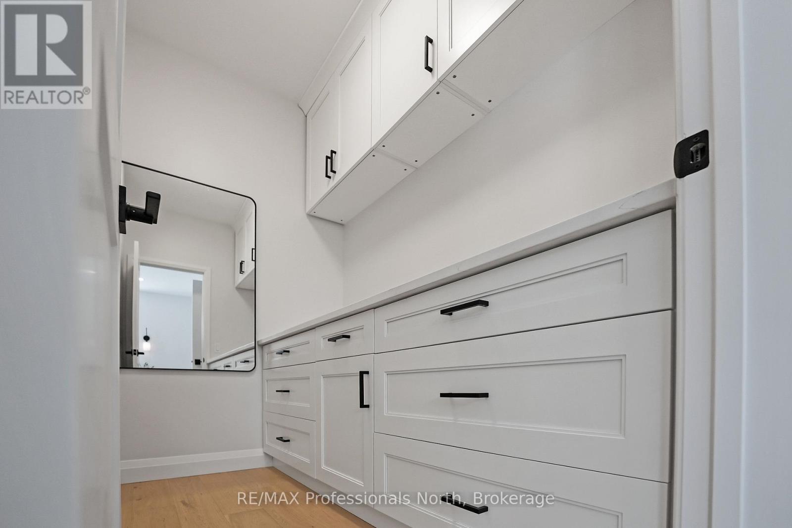 1058 PIPER GLEN ROAD — photo 23