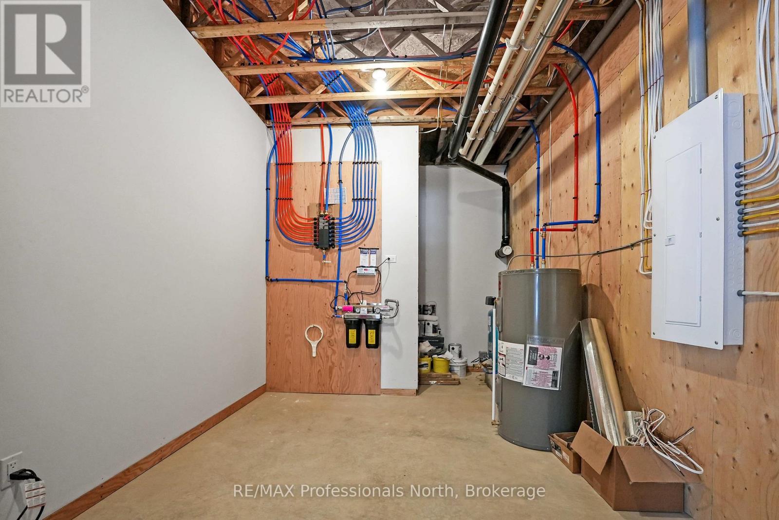 1058 PIPER GLEN ROAD — photo 40