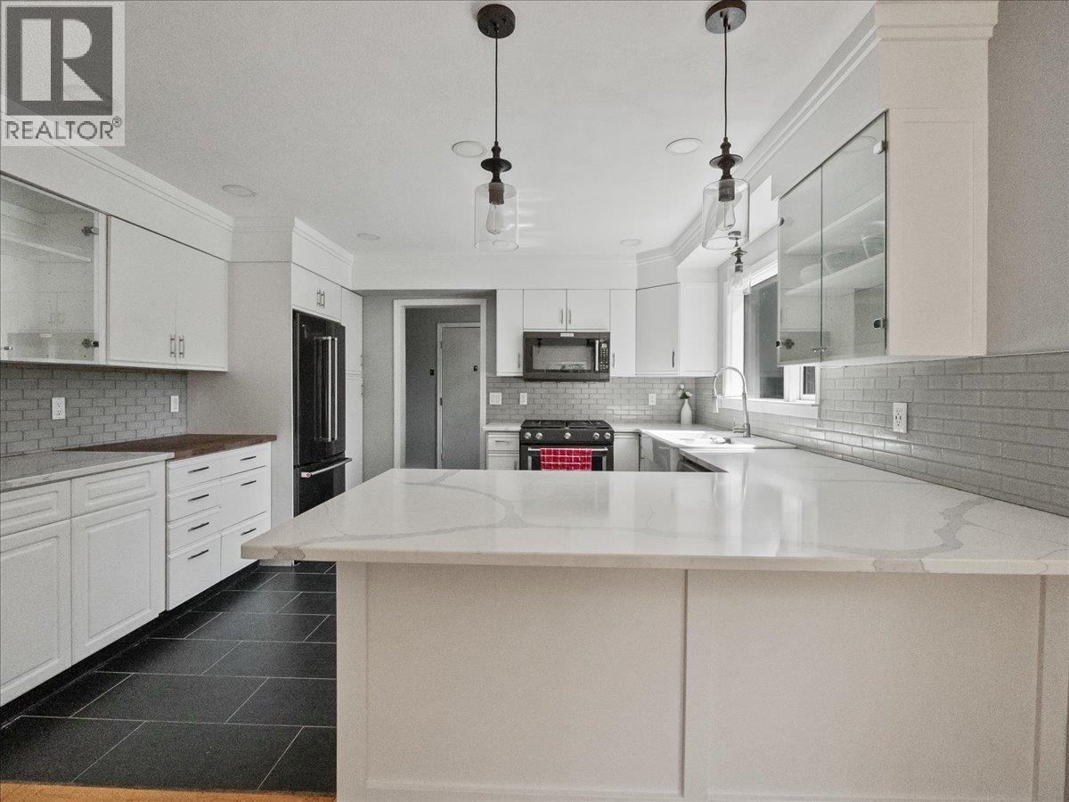 6172 SLOCAN RIVER ROAD - 32