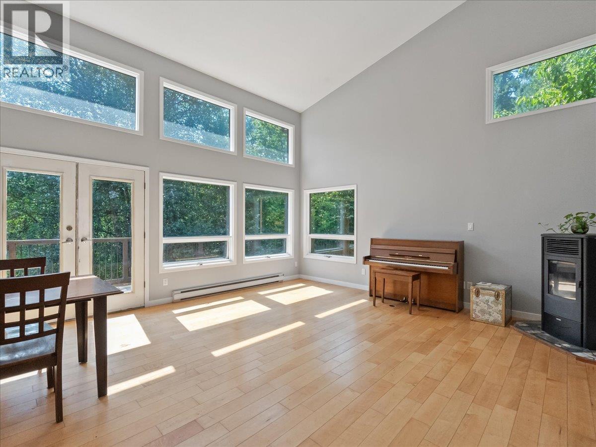 6172 SLOCAN RIVER ROAD - 25