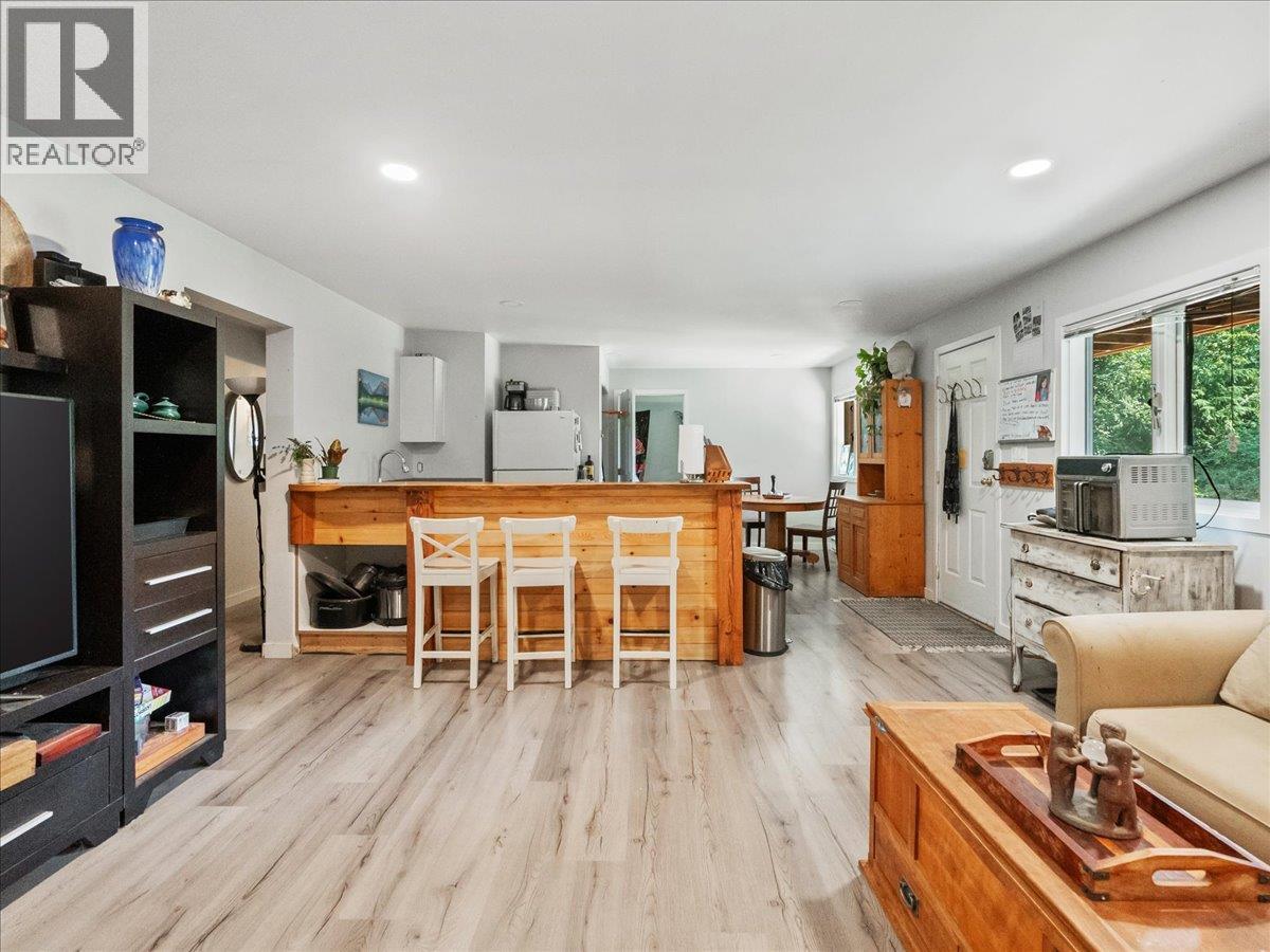 6172 SLOCAN RIVER ROAD - 66