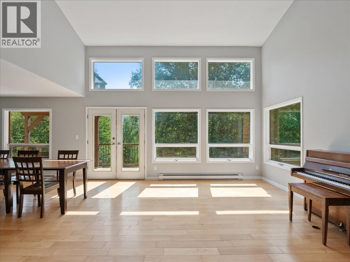 6172 SLOCAN RIVER ROAD - 26