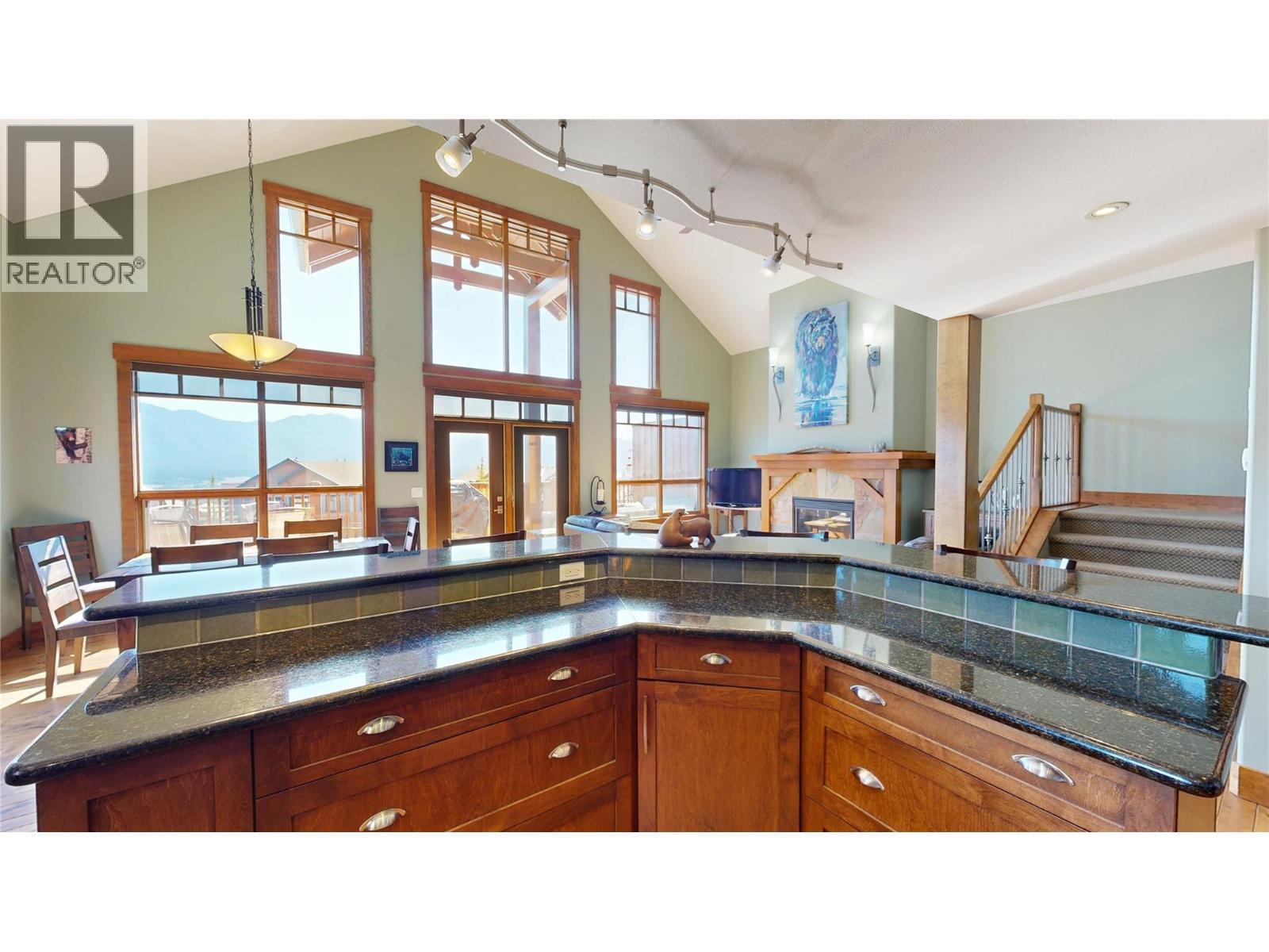 33 2598 MOUNTAINVIEW Crescent, Invermere