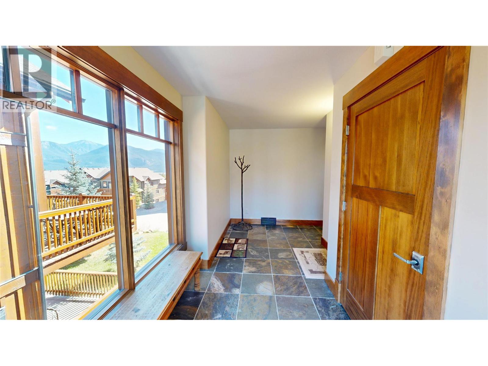 33 2598 MOUNTAINVIEW Crescent, Invermere