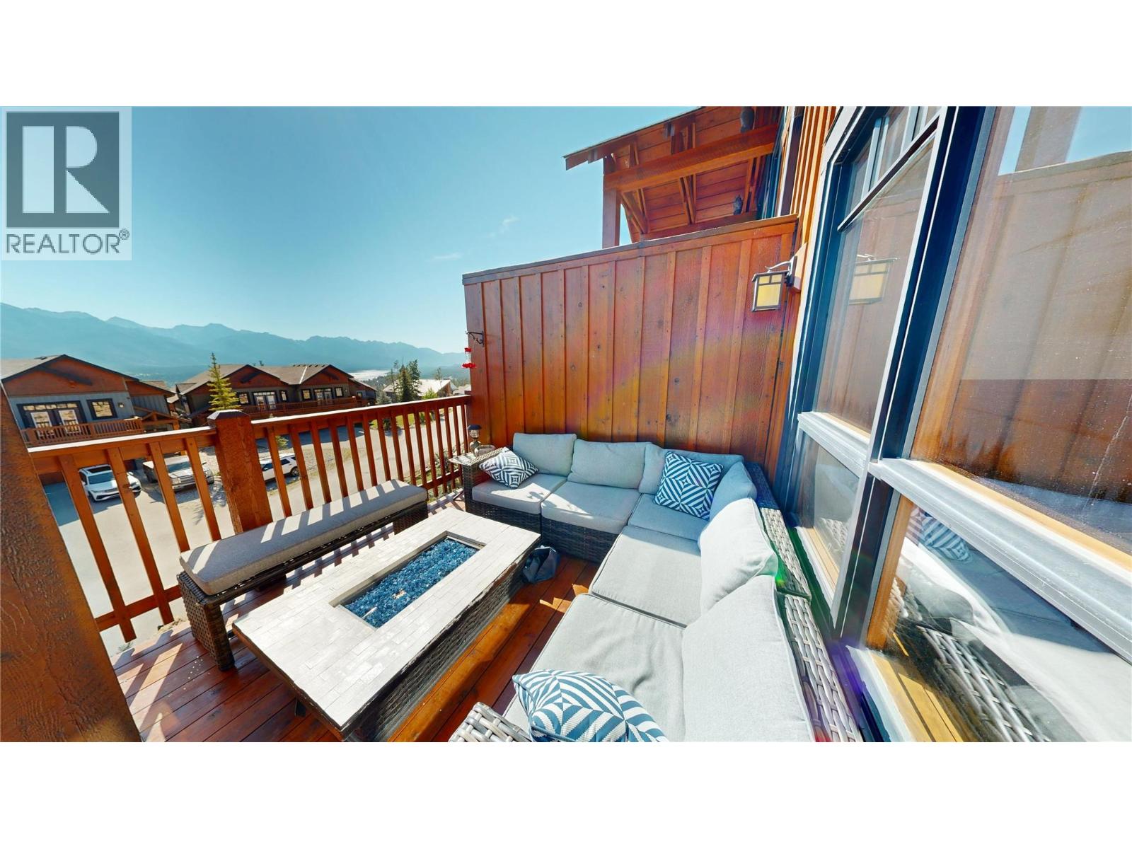 33 2598 MOUNTAINVIEW Crescent, Invermere